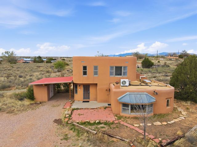3 AB Apache Rd, Santa Fe, NM 87508
