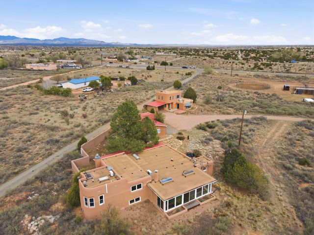 3 AB Apache Rd, Santa Fe, NM 87508
