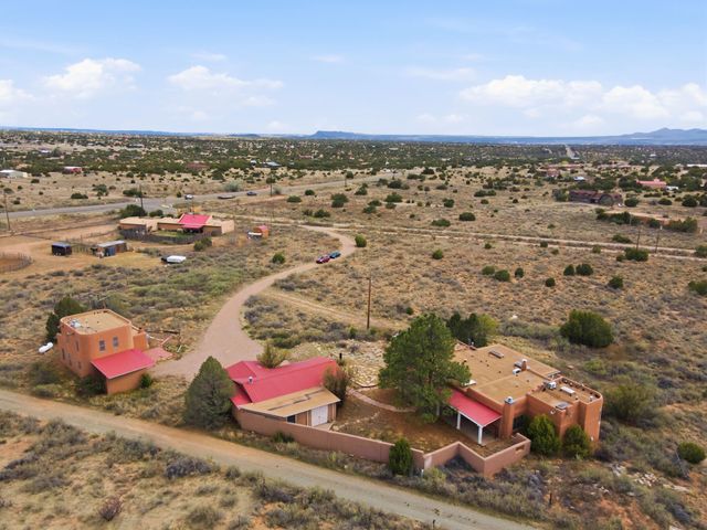 3 AB Apache Rd, Santa Fe, NM 87508