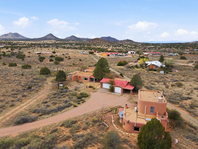 3 AB Apache Rd, Santa Fe, NM 87508