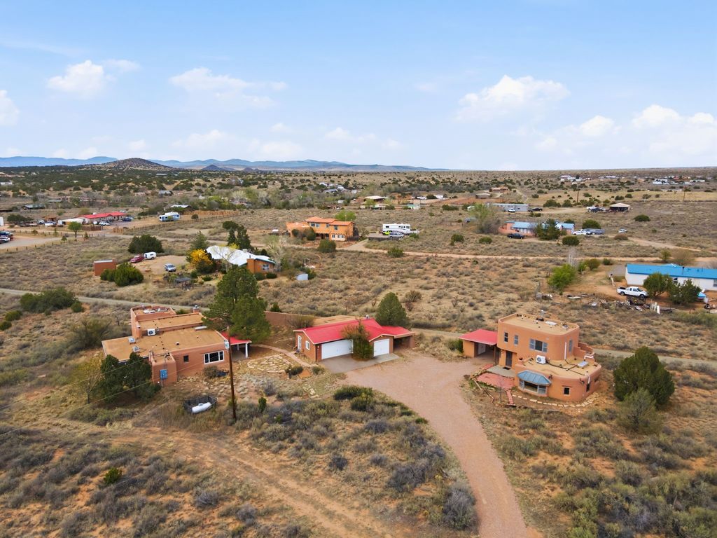 3 AB Apache Rd, Santa Fe, NM 87508