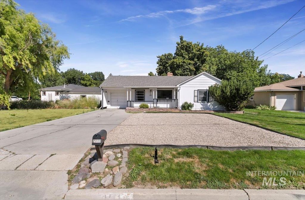 2111 S 10th Ave, Caldwell, ID 83605