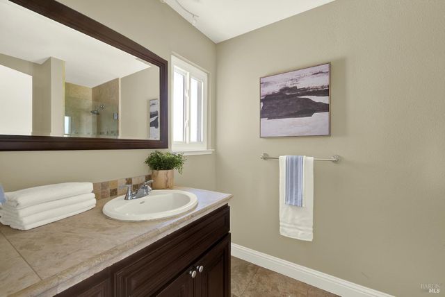 442 Yellowstone Dr, Vacaville, CA 95687