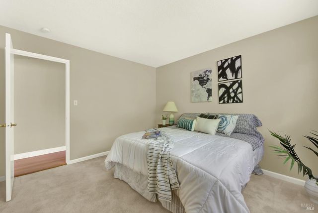 442 Yellowstone Dr, Vacaville, CA 95687