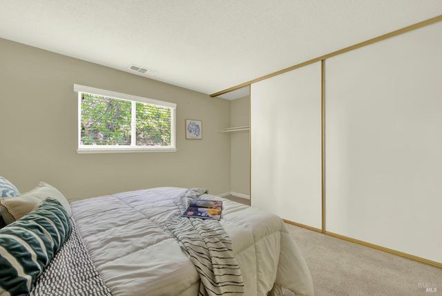 442 Yellowstone Dr, Vacaville, CA 95687