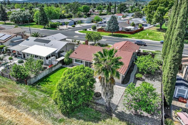 442 Yellowstone Dr, Vacaville, CA 95687