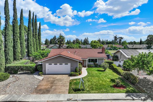 442 Yellowstone Dr, Vacaville, CA 95687