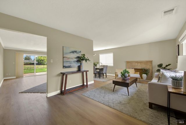 442 Yellowstone Dr, Vacaville, CA 95687