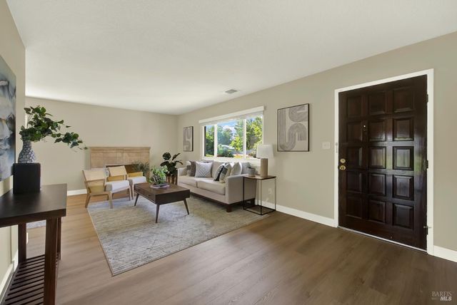 442 Yellowstone Dr, Vacaville, CA 95687