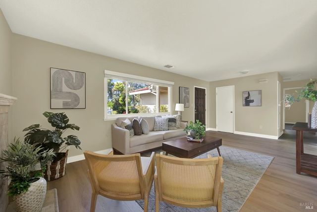 442 Yellowstone Dr, Vacaville, CA 95687