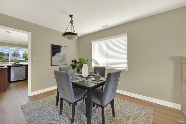 442 Yellowstone Dr, Vacaville, CA 95687