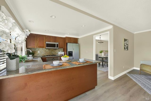 442 Yellowstone Dr, Vacaville, CA 95687