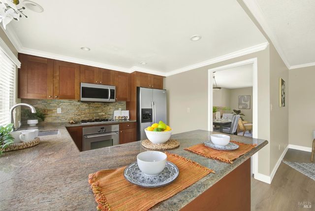 442 Yellowstone Dr, Vacaville, CA 95687