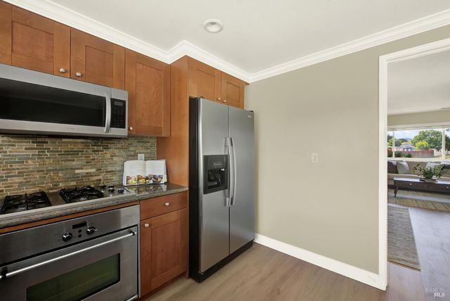 442 Yellowstone Dr, Vacaville, CA 95687