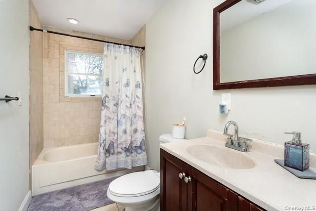 10 Sunnyside Drive, Sound Beach, NY 11789