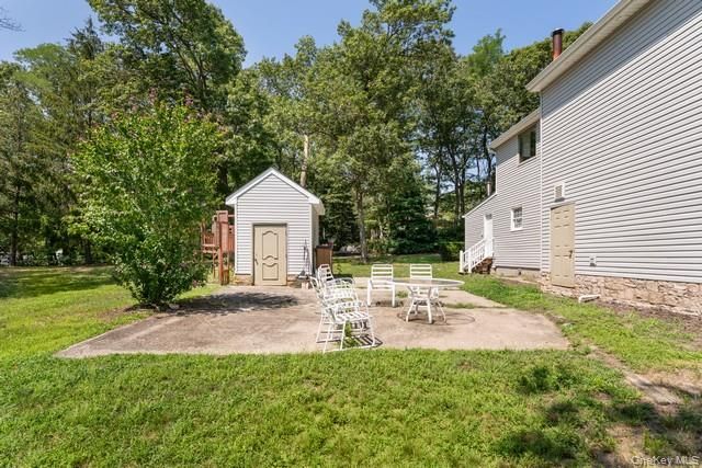 10 Sunnyside Drive, Sound Beach, NY 11789