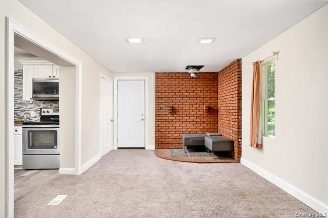 10 Sunnyside Drive, Sound Beach, NY 11789