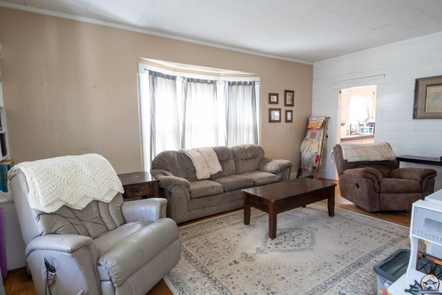 1405 Neosho St, Emporia, KS 66801