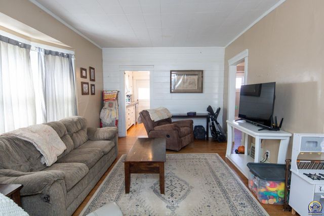 1405 Neosho St, Emporia, KS 66801