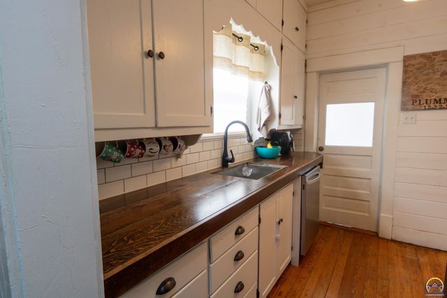 1405 Neosho St, Emporia, KS 66801