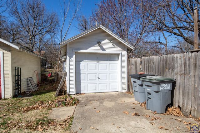 1405 Neosho St, Emporia, KS 66801