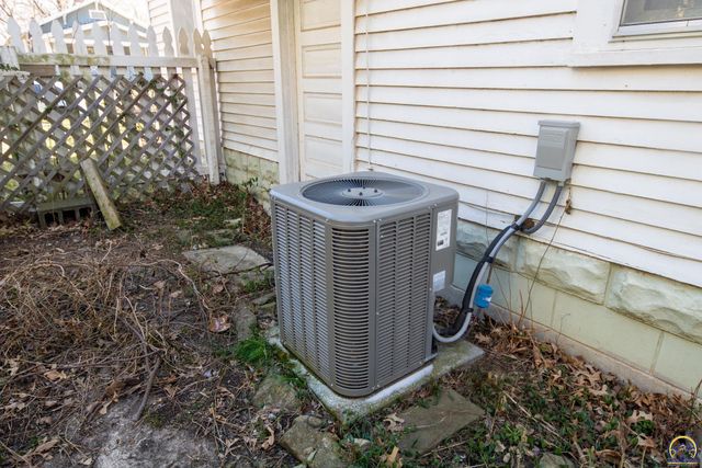 1405 Neosho St, Emporia, KS 66801