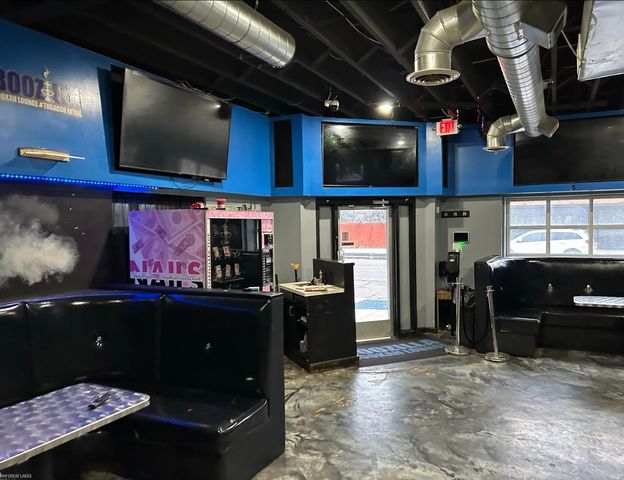 15125 Harper Avenue, Detroit, MI 48224