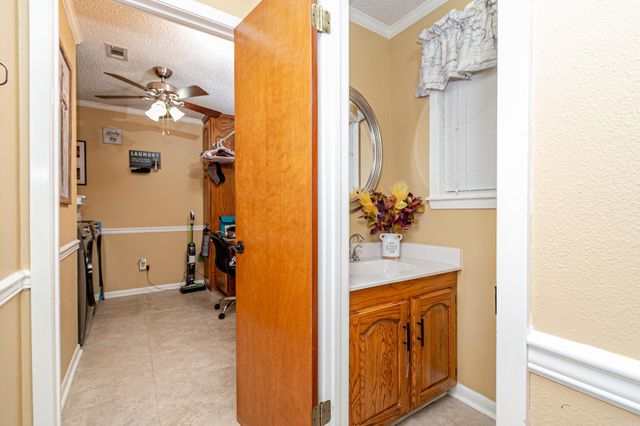 183 Southwood Dr, Camden, AR 71701