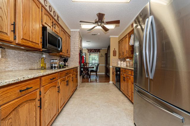 183 Southwood Dr, Camden, AR 71701