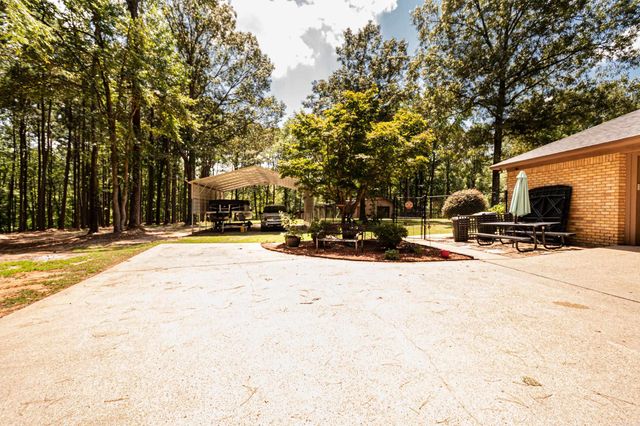 183 Southwood Dr, Camden, AR 71701