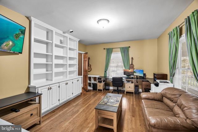 3 S LAKESIDE DR W, Medford, NJ 08055