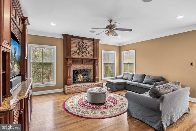 3 S LAKESIDE DR W, Medford, NJ 08055