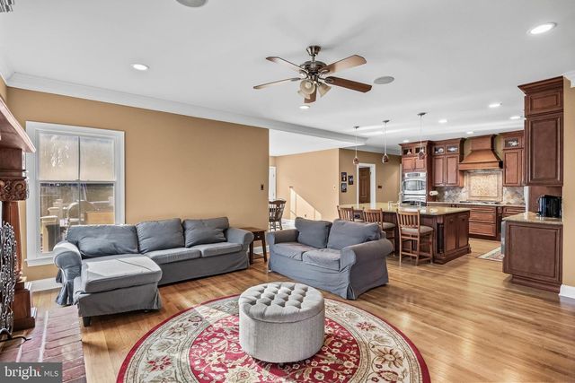 3 S LAKESIDE DR W, Medford, NJ 08055