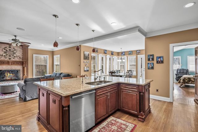 3 S LAKESIDE DR W, Medford, NJ 08055