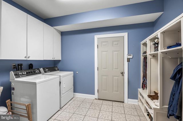 3 S LAKESIDE DR W, Medford, NJ 08055