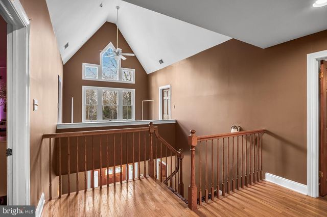 3 S LAKESIDE DR W, Medford, NJ 08055