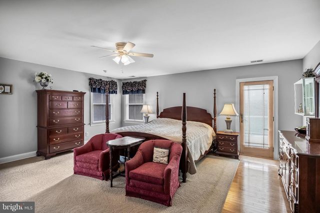 3 S LAKESIDE DR W, Medford, NJ 08055