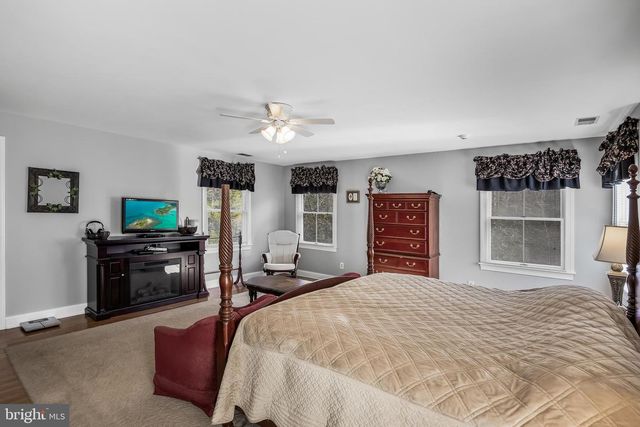 3 S LAKESIDE DR W, Medford, NJ 08055