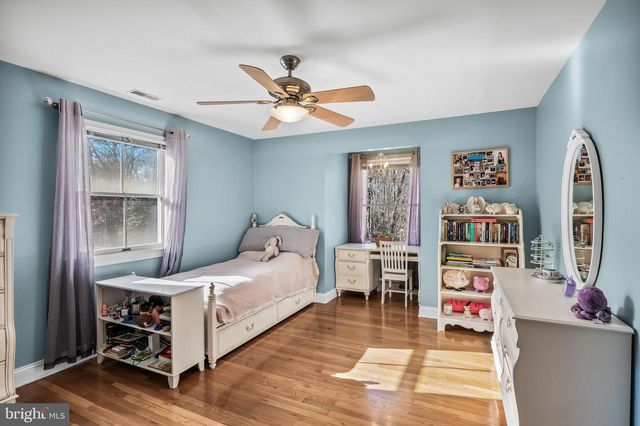 3 S LAKESIDE DR W, Medford, NJ 08055