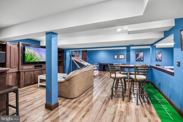 3 S LAKESIDE DR W, Medford, NJ 08055