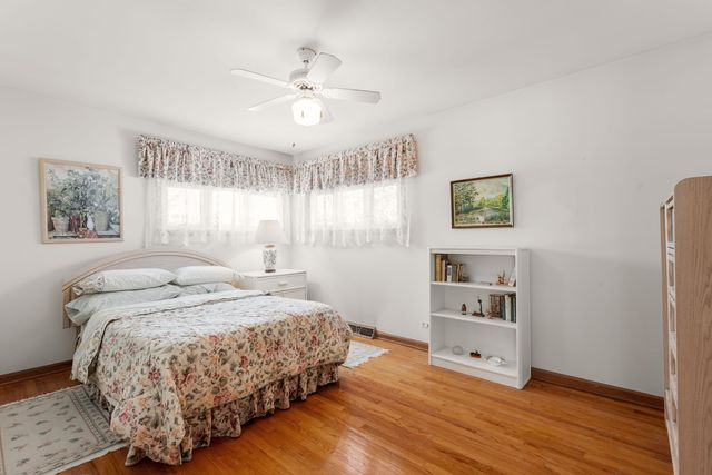 550 E North Broadway Street, Lombard, IL 60148