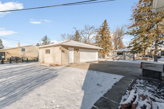 550 E North Broadway Street, Lombard, IL 60148