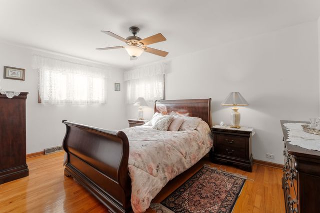 550 E North Broadway Street, Lombard, IL 60148