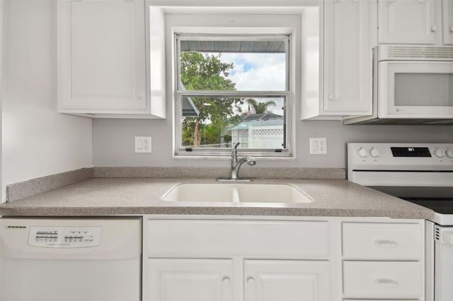 4411 3RD AVENUE E, Bradenton, FL 34208