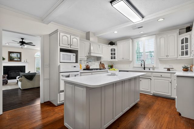 708 Dry Creek Rd, Smithville, TN 37166