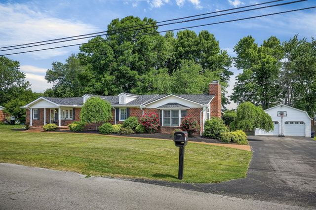 708 Dry Creek Rd, Smithville, TN 37166