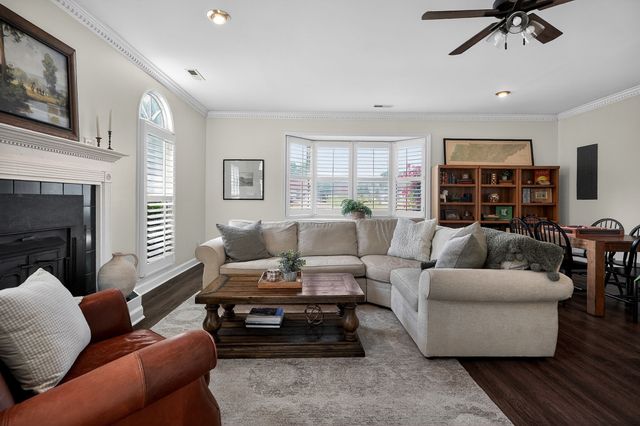 708 Dry Creek Rd, Smithville, TN 37166