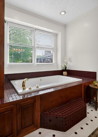 708 Dry Creek Rd, Smithville, TN 37166