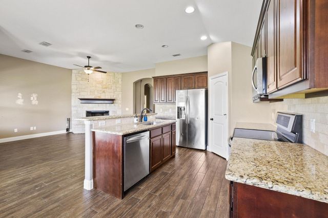 1208 Mary Ann Court, Tioga, TX 76271