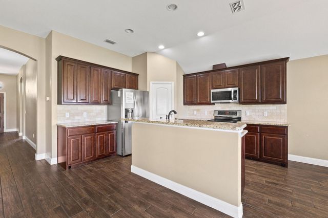 1208 Mary Ann Court, Tioga, TX 76271